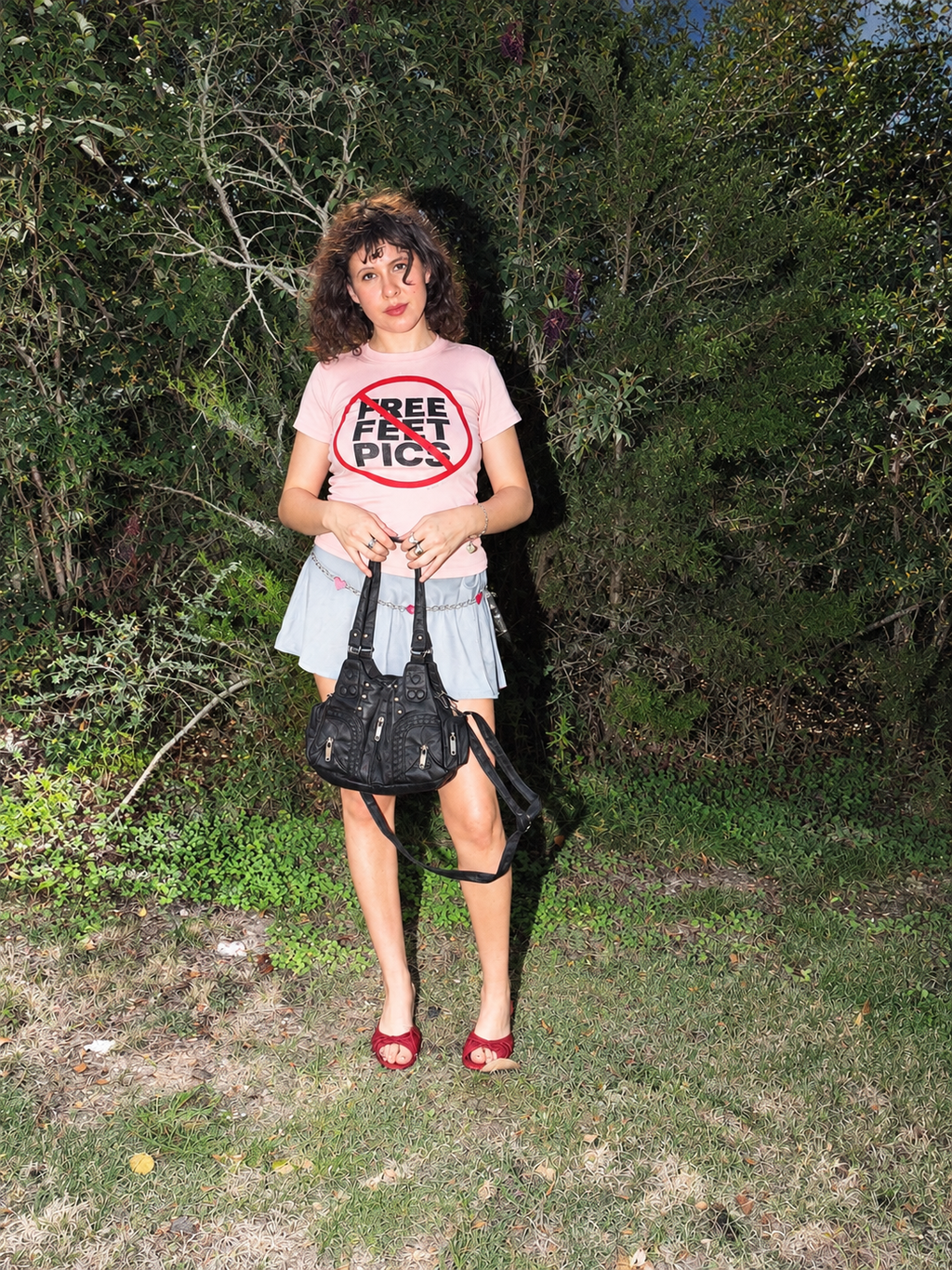 NO FREE FEET BABY TEE